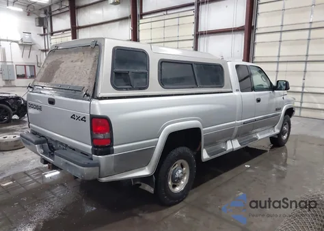 2001 Dodge Ram 2500 St z USA, uszkodzony, nr VIN 3B7KF23651G735797